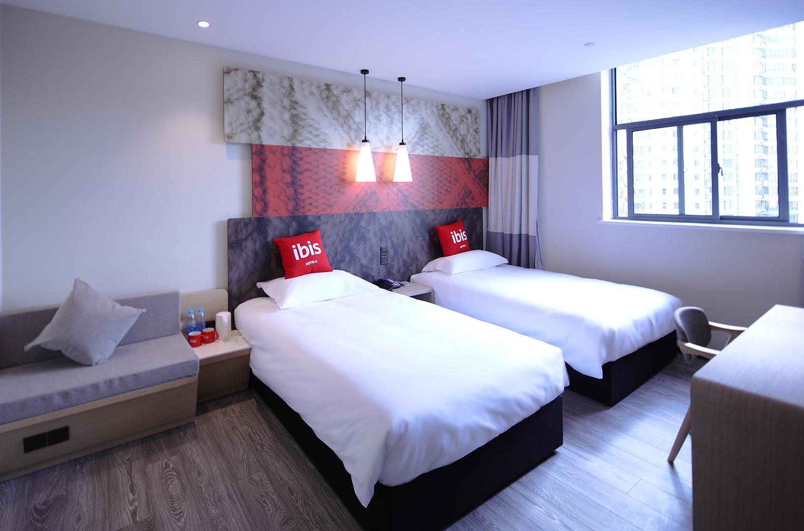 Ibis Shanghai Changshou Road Hotel Экстерьер фото