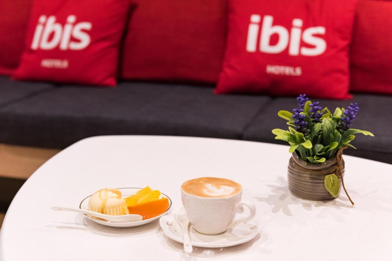 Ibis Shanghai Changshou Road Hotel Экстерьер фото