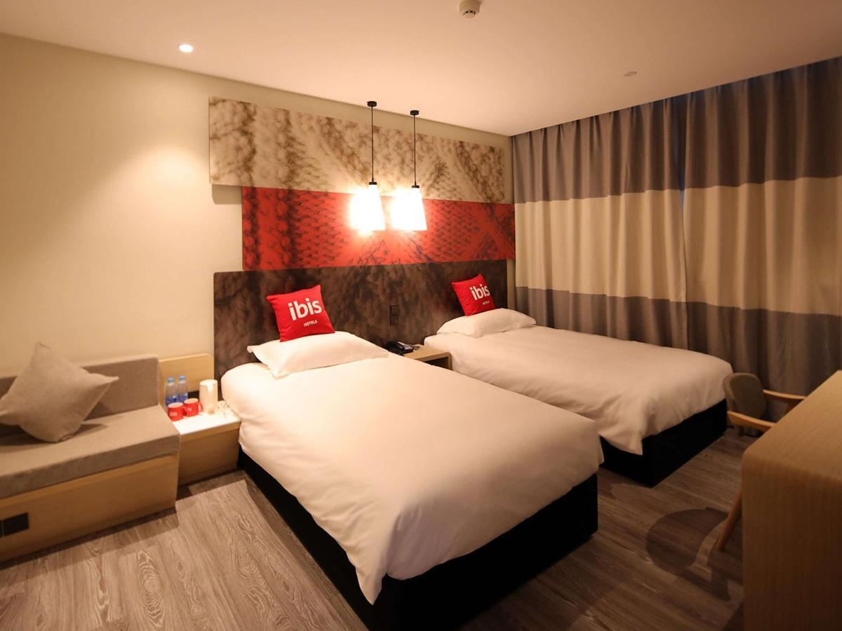 Ibis Shanghai Changshou Road Hotel Экстерьер фото