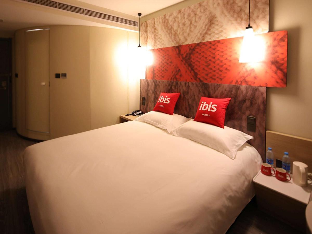 Ibis Shanghai Changshou Road Hotel Экстерьер фото