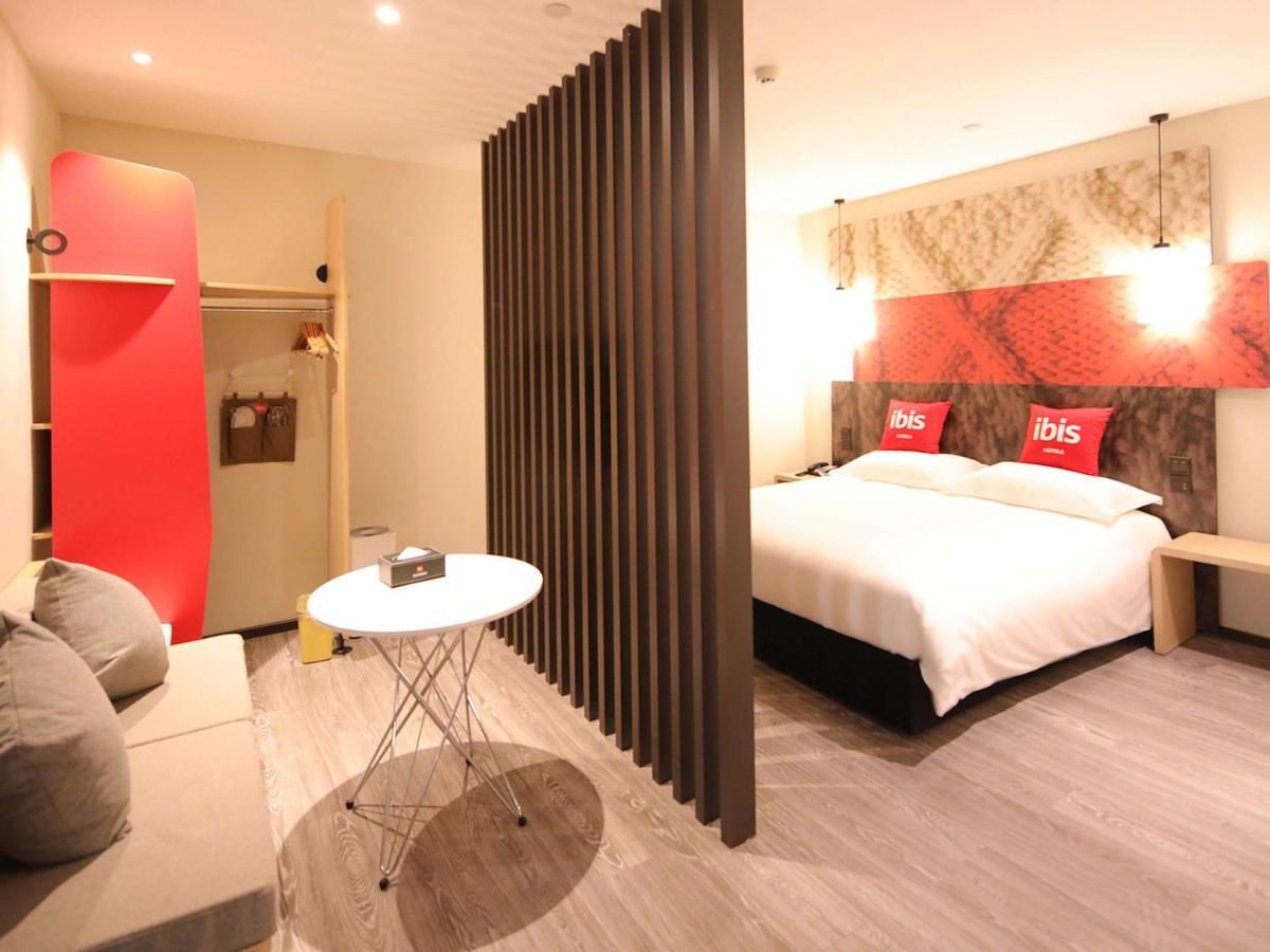 Ibis Shanghai Changshou Road Hotel Экстерьер фото